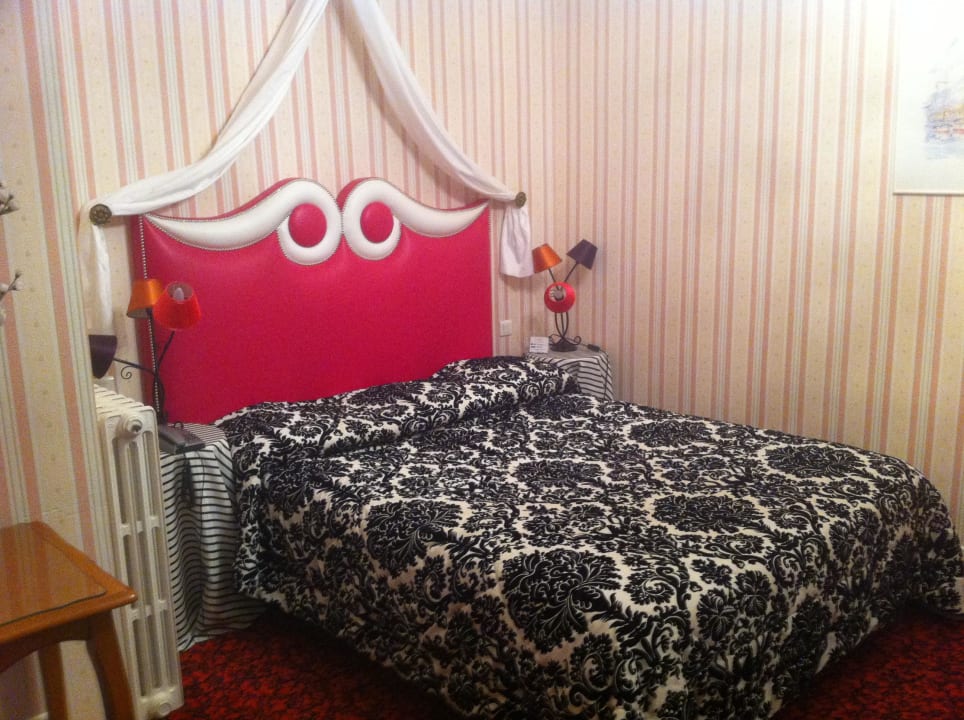 Lit  Hotel Excelsior