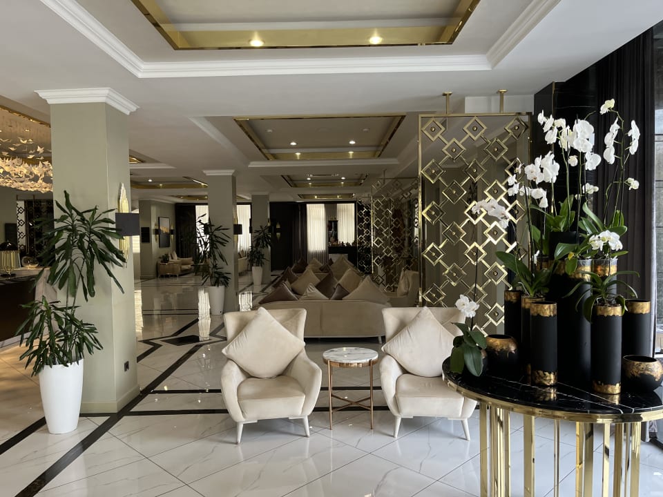 Lobby Wyndham Garden Tashkent