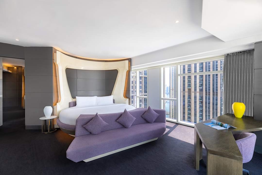 Zimmer V Hotel Dubai, Curio Collection by Hilton