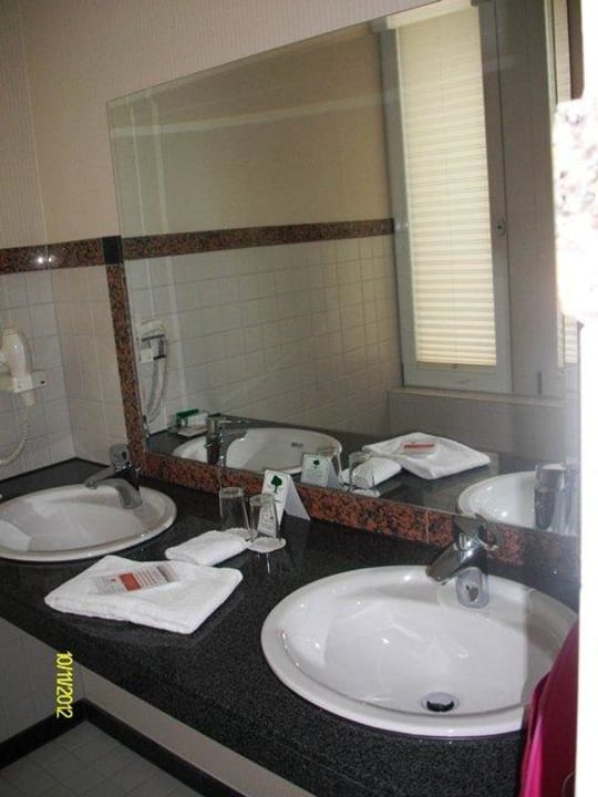 Bad Premier Inn Köln City Mediapark