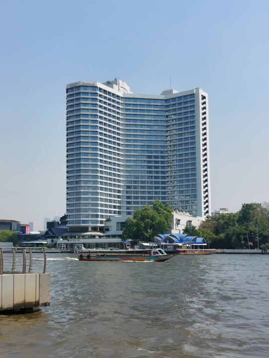 Außenansicht Royal Orchid Sheraton Hotel & Towers