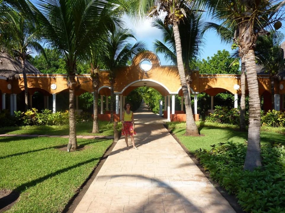 Im Hotelgarten Catalonia Playa Maroma