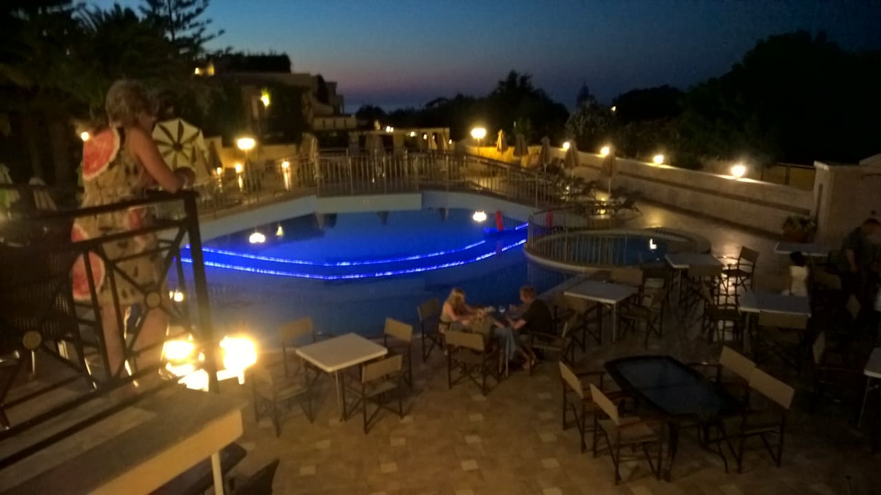 Pool Vantaris Luxury Beach Resort