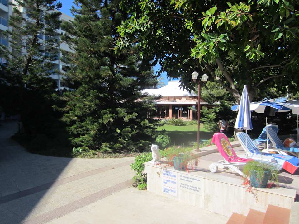 Vom Pool zum Restaurant Top Hotel