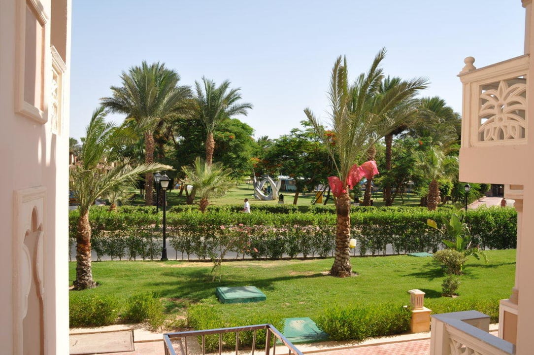 Blick zum Nachbarsgarten Pickalbatros Palace Resort