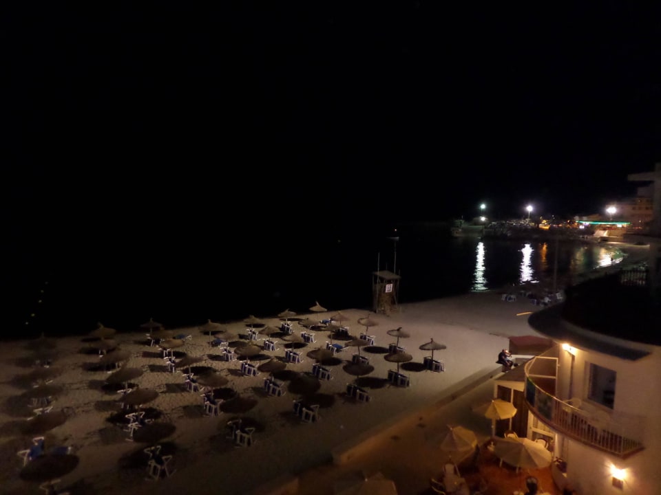 Balkonausblick bei Nacht Hotel Club S'Illot