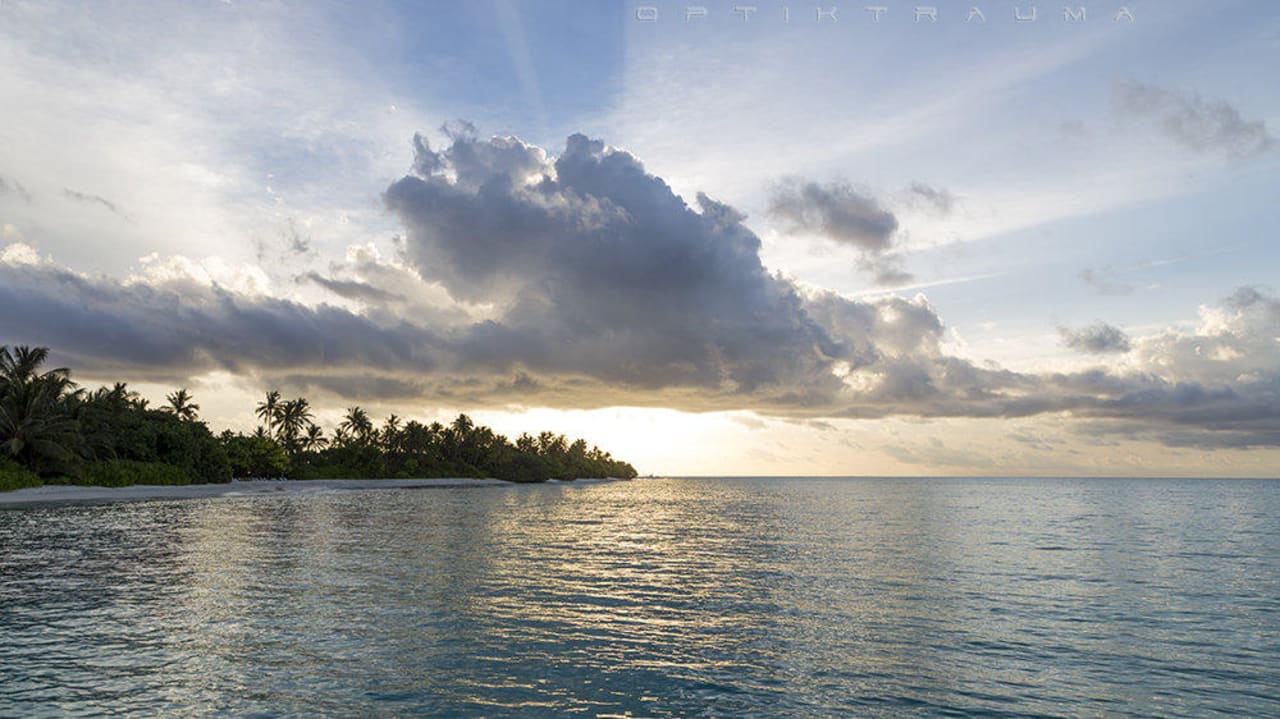 Große Wolke über Kuramathi Kuramathi Maldives