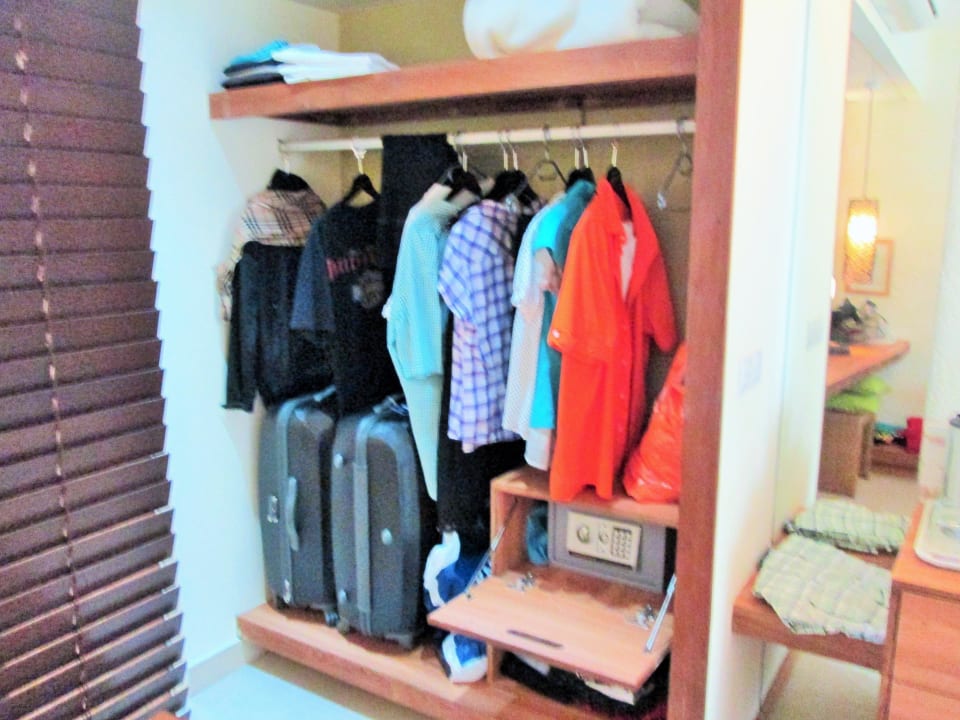 Kleiderschrank+Safe Sunrise Attitude - Adults Only