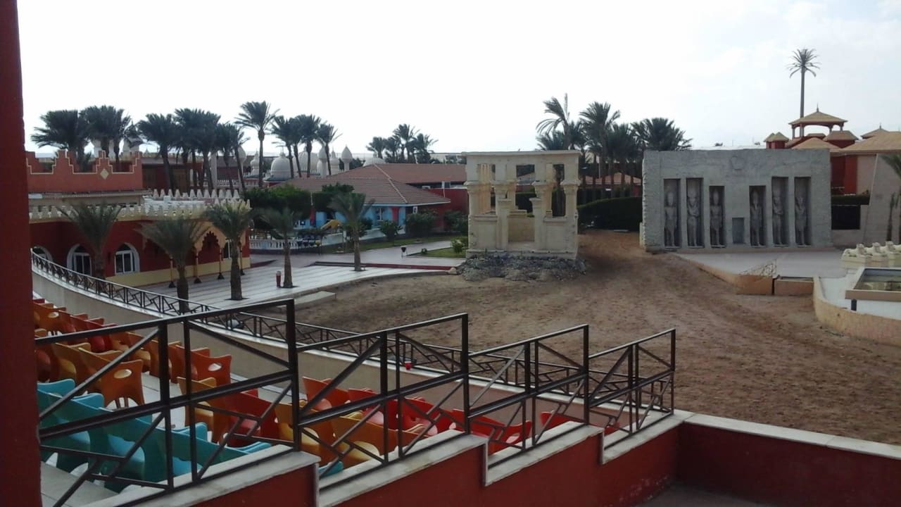 Show Arena Pickalbatros Alf Leila Wa Leila Resort - Neverland Hurghada