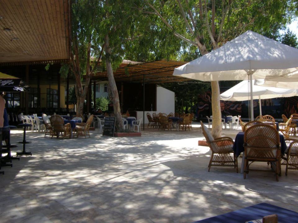 Strandbar und Terrasse Hotel Sirma