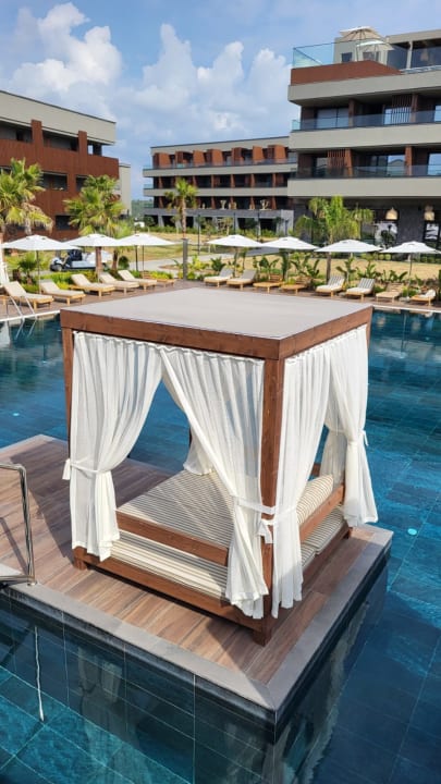 Pool Jacaranda Luxury Resort