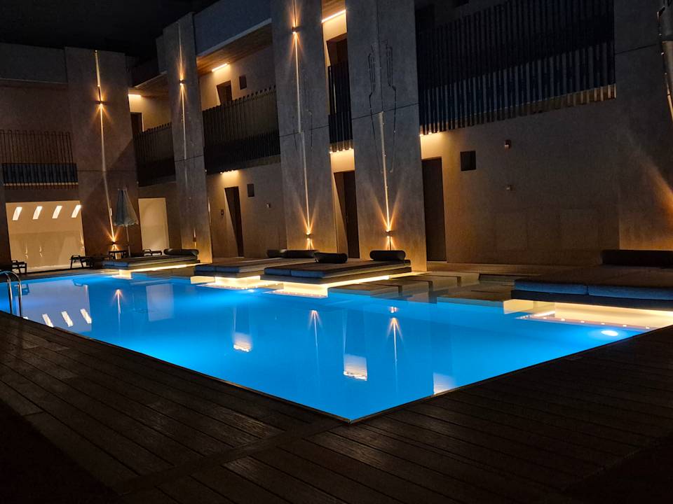 Pool Pilot Amphora Boutique Hotel