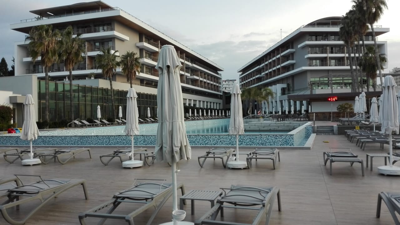 Außenansicht Acanthus Cennet Barut Collection