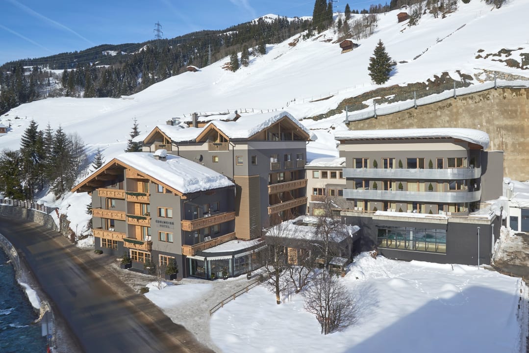 Außenansicht Hotel Edelweiss