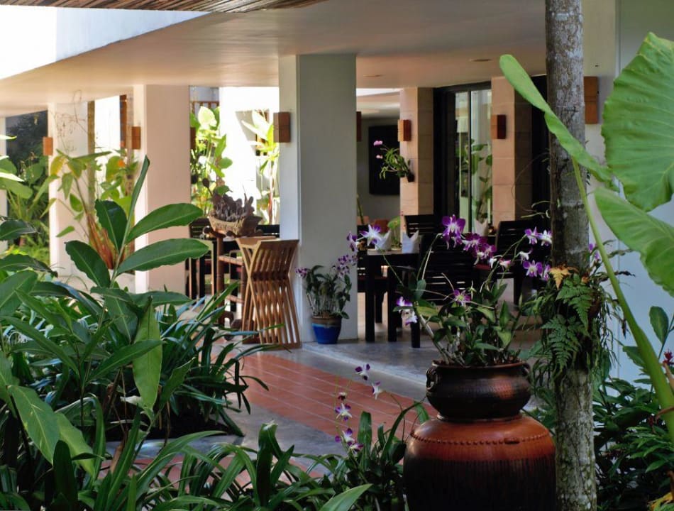 Frühstücksterrasse Hotel Naithonburi Beach Resort