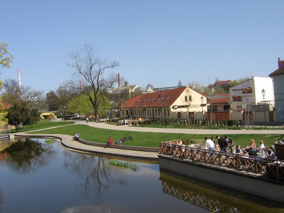 Ansicht des Hotels von der Brücke Hotel Gondola