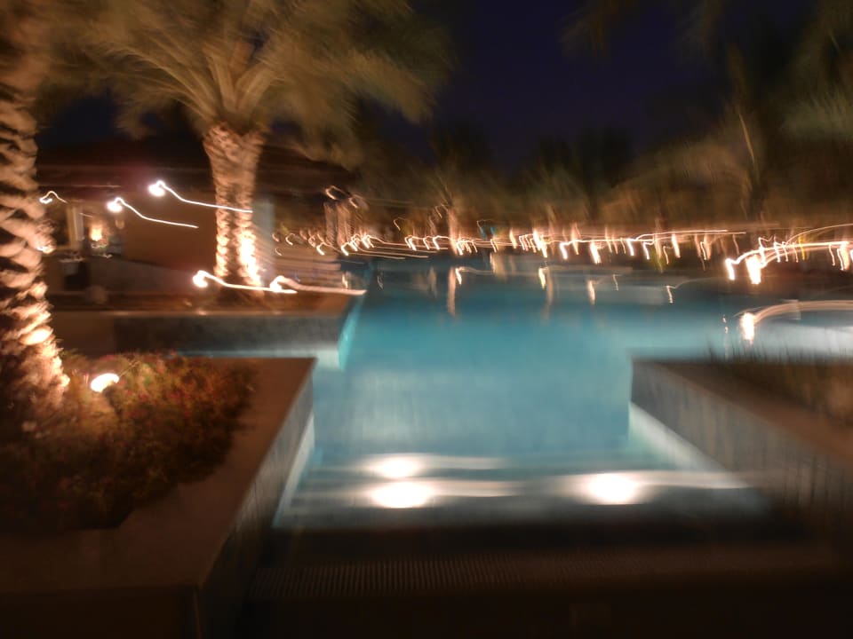 Etwas verwackelter Pool - gerade deswegen schön  Rixos Al Mairid Ras Al Khaimah