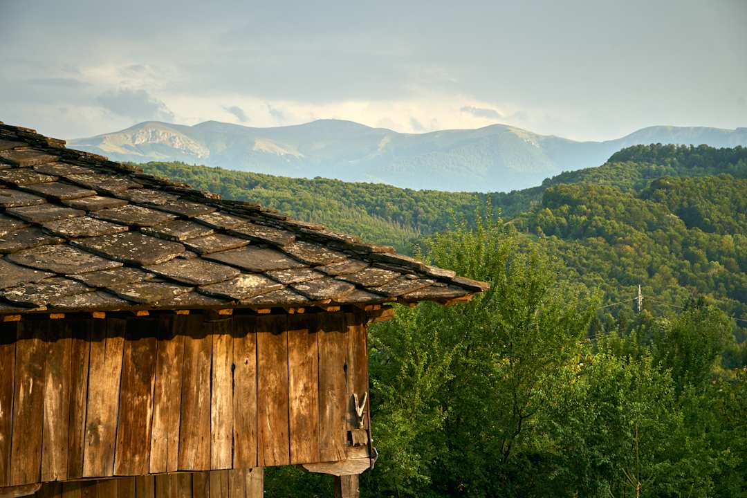 Außenansicht Authentic House with Stunning Mountain View - Karashka