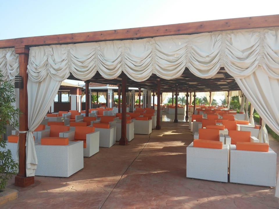 Große Poolbar Fantazia Resort Marsa Alam