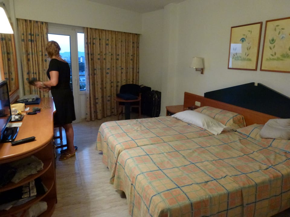 Klein, sauber, und mit Karte zu öffnen Hotel & Appartements Leman