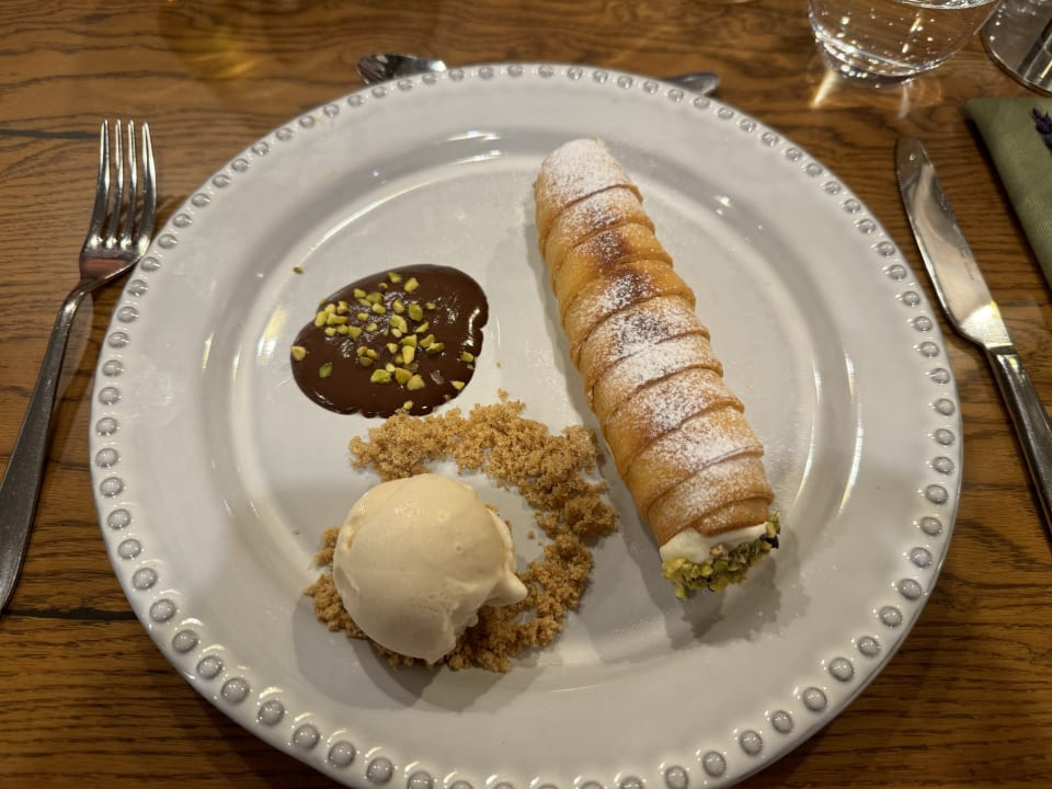 Gastro Acanthus Cennet Barut Collection