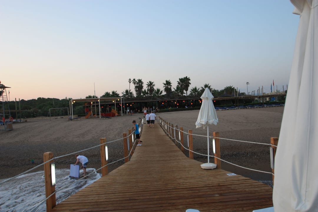 Strandbar vom Steg aus Blue Waters Club
