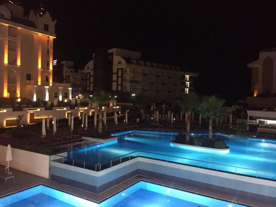 Poolbeleuchtung nachts Side Sunport Hotel & Spa