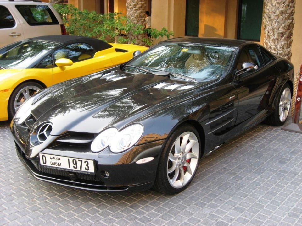 Auf dem Hotelparkplatz des Mina A'Salam Jumeirah Mina Al Salam