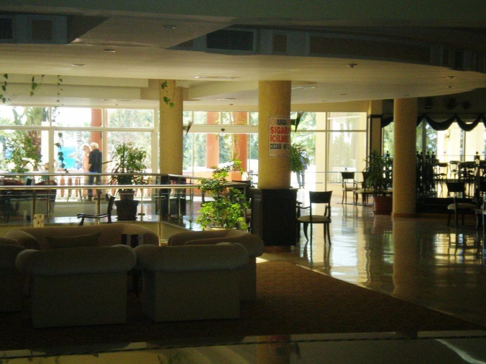 Lobby hotelu Holiday Park Resort