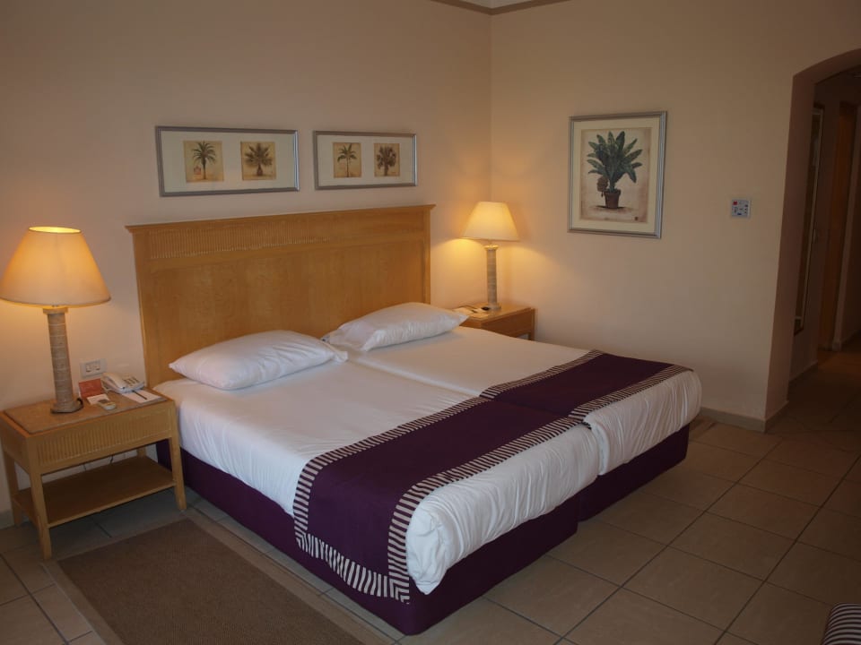 Großes Bett Hotel JAZ Makadi Star & Spa