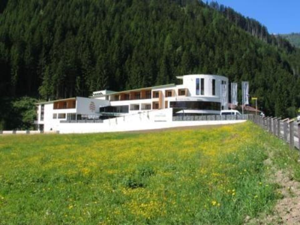 Aussenaufnahme Spa Hotel Zedern Klang