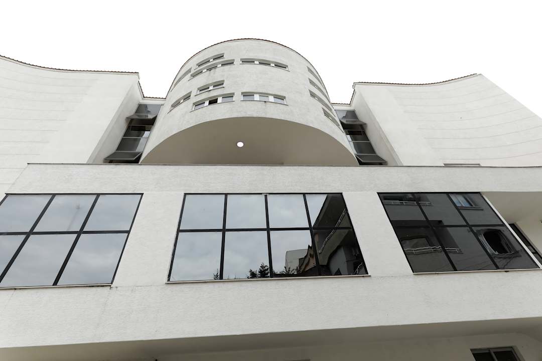 Außenansicht Hotel Gjuta