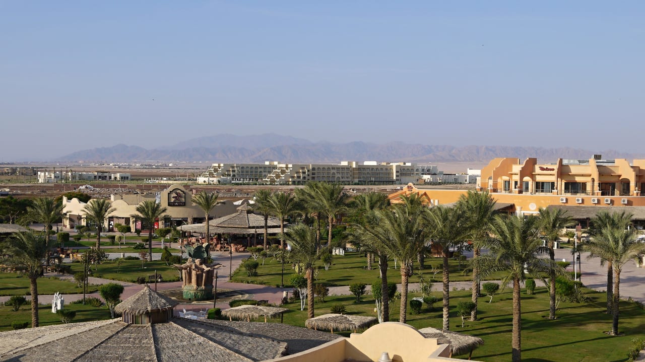 Ze střechy jednoho z bloků Sentido Caribbean World Soma Bay