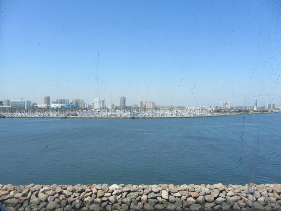 Ausblick zum Hafen The Queen Mary