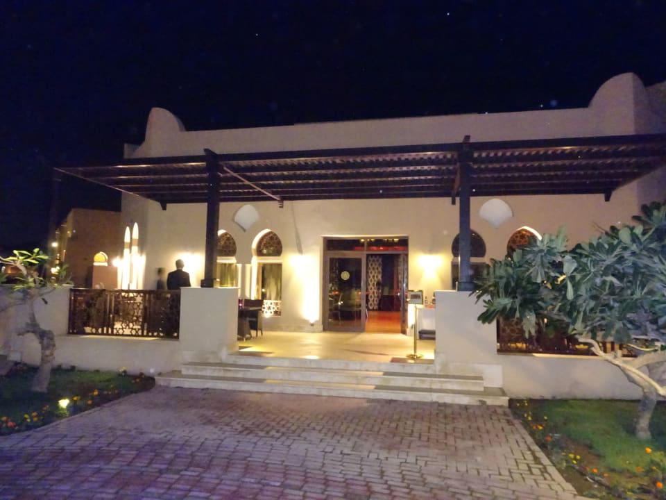 Restaurant Miramar Al Aqah Beach Resort