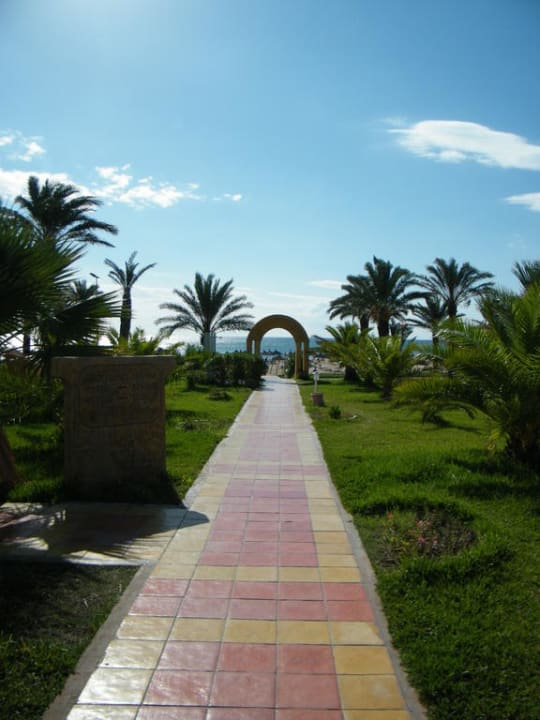 Weg zum Strand Dar Khayam