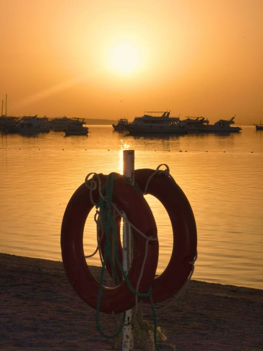 Sonnenaufgang am Strand The Grand Hotel Hurghada
