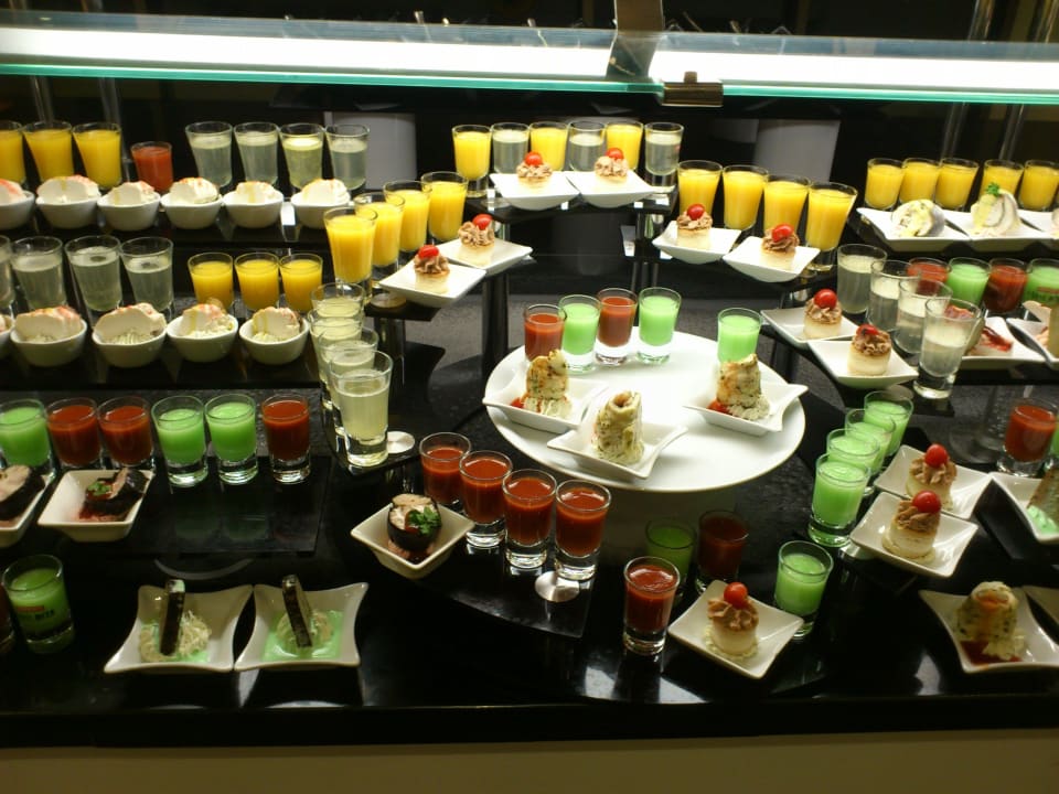 Teil des Buffets Port Nature Luxury Resort & Spa