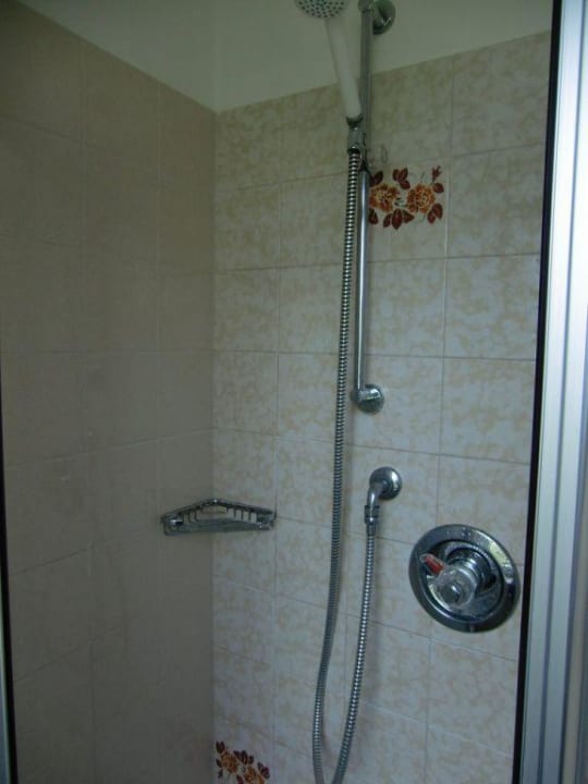 Dusche Pension Latemar