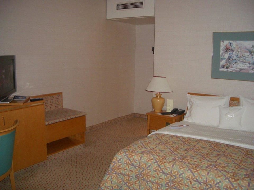 Blick vom Fenster ins Zimmer Sheraton Essen Hotel