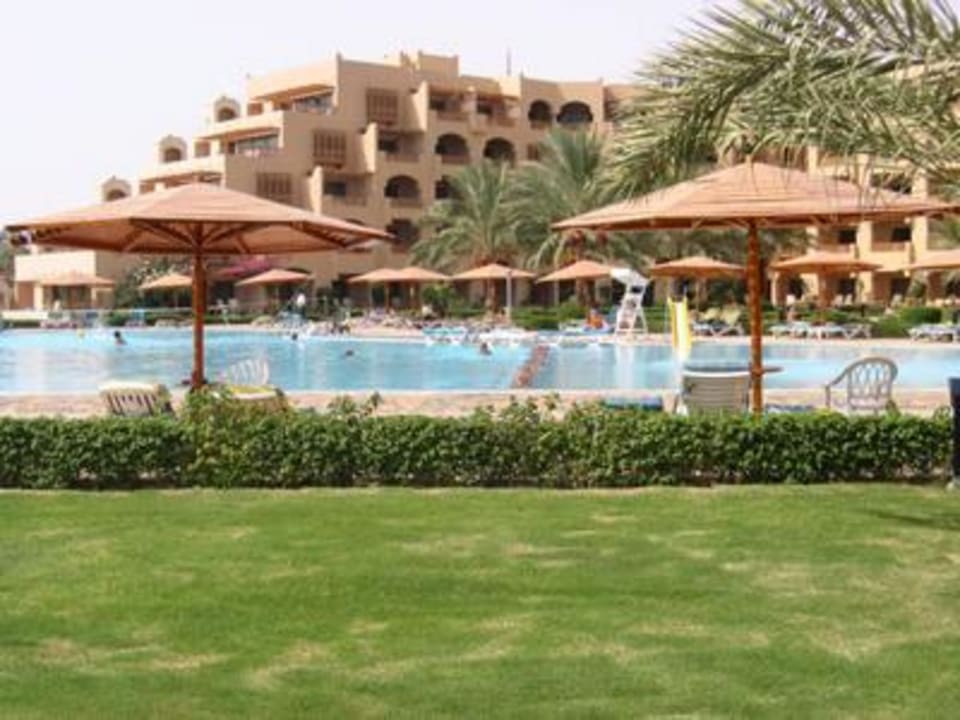 Der Pool und das Hotel Continental Hotel Hurghada