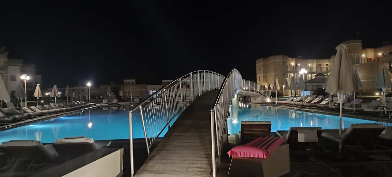 Pool Bella Beach Hotel