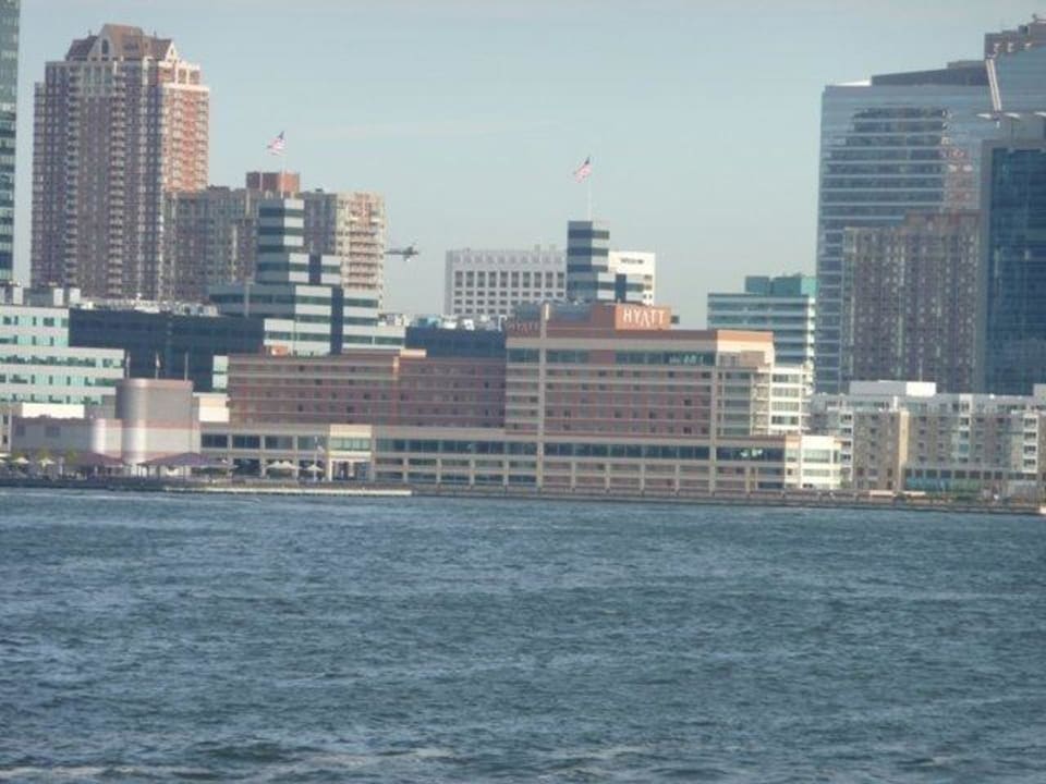 Das Hyatt vom Hudson aus gesehen 1 Hyatt Regency Jersey City On The Hudson