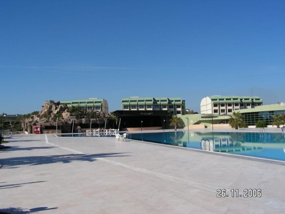 Steriele Anlage in trostloser Umgebung VONRESORT Golden Coast