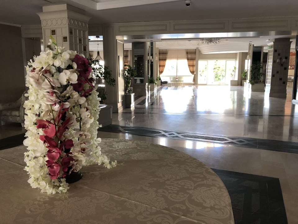 Lobby Bella Resort & Spa