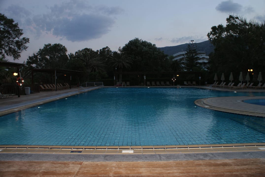 Salzwasserpool (Animationspool) Apollonia Beach Resort & Spa