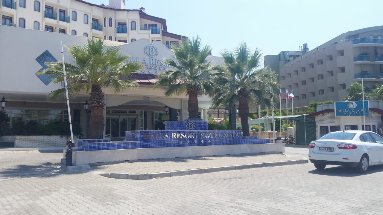 Hoteleingang Außenansicht  Bella Resort & Spa