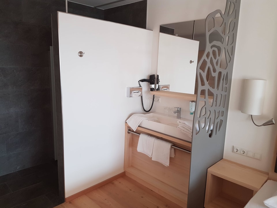 Offener Badbereich im Zimmer Thula Wellnesshotel Bayerischer Wald