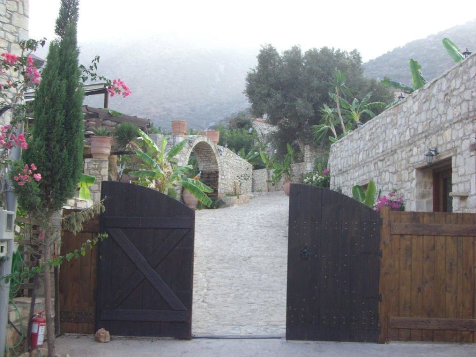 Eingangsbereich Stone Village Petrino Horio