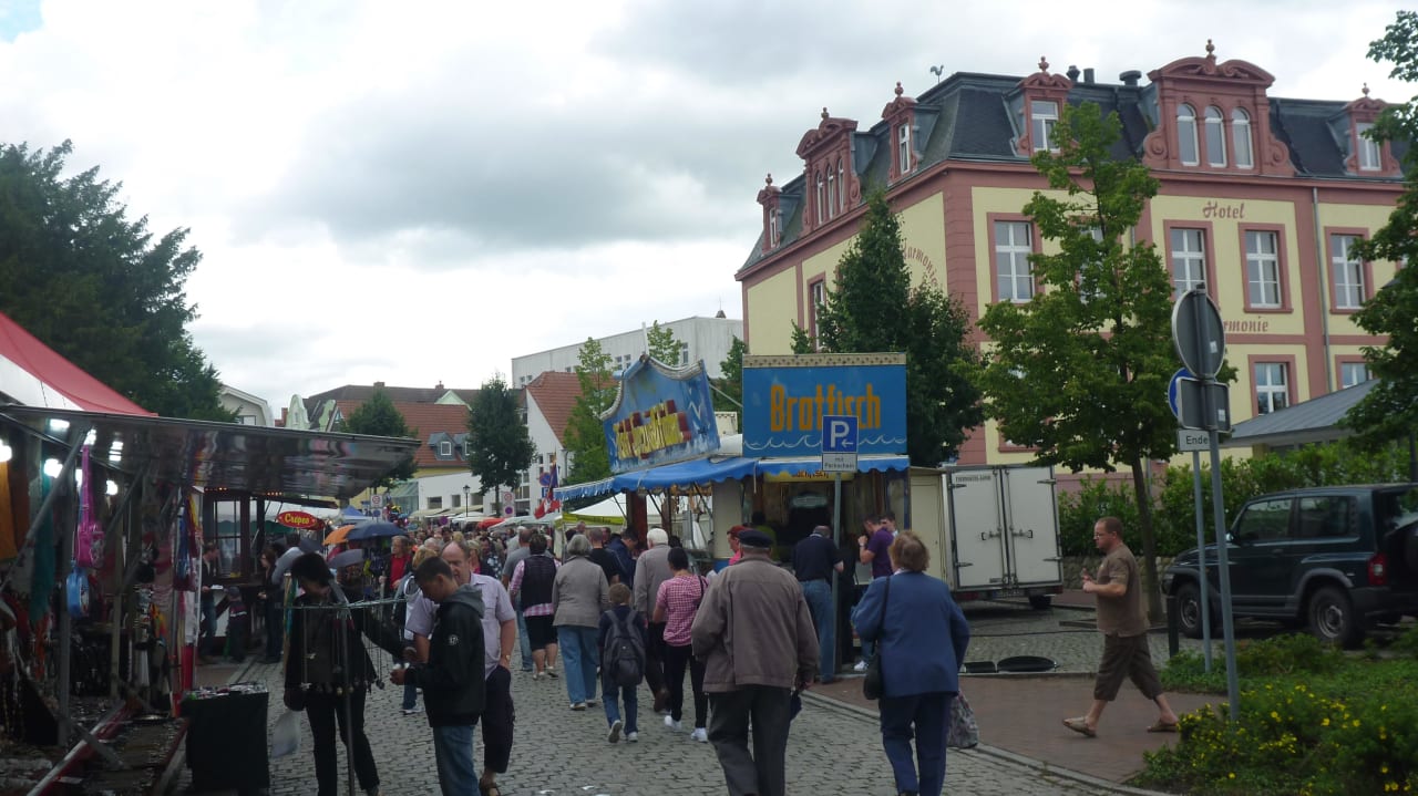 Das Hotel liegt mitten im Geschehen Hotel Harmonie